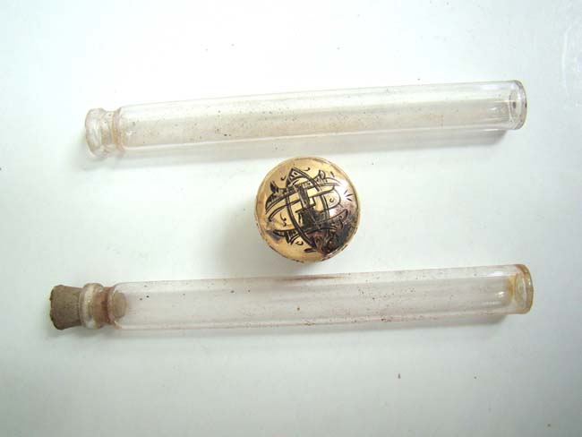 A fine Gold Knobbed Walking Stick with internal whiskey flasks circa 1885 — image 2